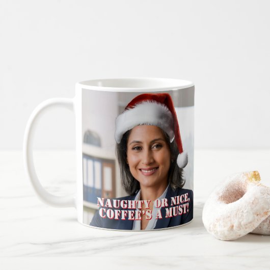 Mug Mets un chapeau de Père Noël | Amusant Office Fête (Avec donut)