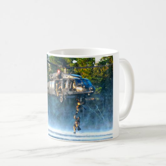 MUG MH-60M BLACK HAWK (Devant droit)