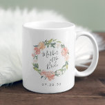 Mug Mi-été Floral Wreath Mère de la mariée<br><div class="desc">Un cadeau sucré et élégant pour la mère de la mariée, mug présente une couronne d'aquarelle de pivoines roses et de feuillage botanique avec "mère de la mariée" inscrit à l'intérieur en écriture manuscrite. Personnalisez avec votre date de mariage en dessous. Conçu pour correspondre à notre collection de fleurs de...</div>