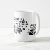 Mug Michael Myers Distances Sociales (Devant droit)