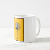 Mug Microphone Rétro sur Jaune Gras (Devant droit)