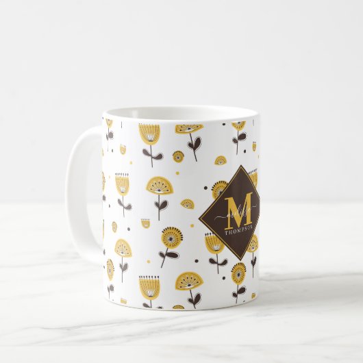 Mug Mid Century Moderne Jaune Floral Nom Personnalisé (Devant gauche)