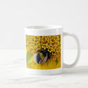 Mug mignon bourdon avec le texte : "Bonne journée"