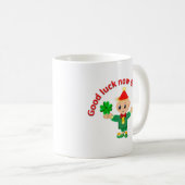 Mug Mignon elfe vert tenant un trèfle (Devant droit)