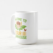 Mug mignon Ferme bienvenue ajouter Nom de famille (Devant gauche)