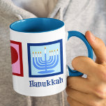 Mug Mignon Peace Love Hanoukka Menorah Blue<br><div class="desc">Peace Love Hanoukka cadeau pour une personne juive qui aime célébrer Chanukah. Un joli signe de paix,  un coeur,  et une belle menorah.</div>