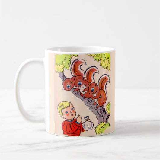 Mug mignon petit garçon nourrit de mignons petits écur (Gauche)