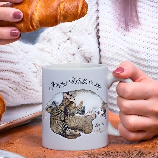 Mug Mignonne chatte maman allaitant ses petits chatons