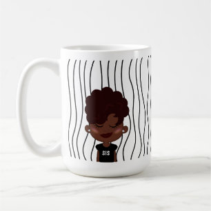 Mug Mignonne Femme Qui Soupçonne A Frappé De La Mug. C