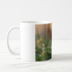 Mug Mignonne lapin lapin et une coccinelle sur le cham