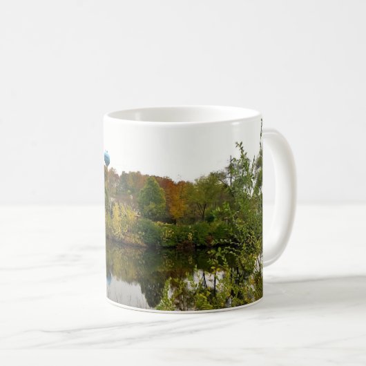Mug Milwaukee River, West Bend, Wisconsin (Devant droit)