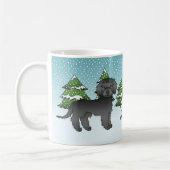 Mug Mini Goldendoodle noir dans une forêt hivernale (Gauche)