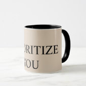 Mug Minimal Prioritize You Quote beige (Devant droit)