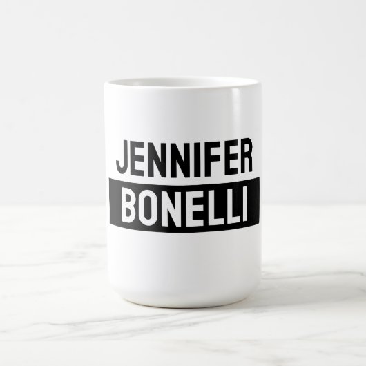 Mug Minimaliste Élégant Moderne Nom Simple Noir & Blan (Centre)