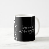 Mug Miracle de rétablissement, Noir et Blanc (Devant droit)