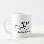 Mug Mme Black Modern Script Personnalisé Mariage Nouve (Gauche)