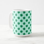 Mug Modèle de feuille de trèfle de la Saint-Patrick (Devant gauche)