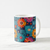 Mug Modèle floral rétro vibrant avec Carrés Turquoises (Devant droit)