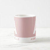 Mug Moderne bold colorblock rose nom personnalisé (Centre)