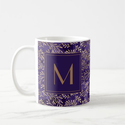 Mug Moderne Élégant Prune Pourpre Or Feuilles Monogram (Gauche)