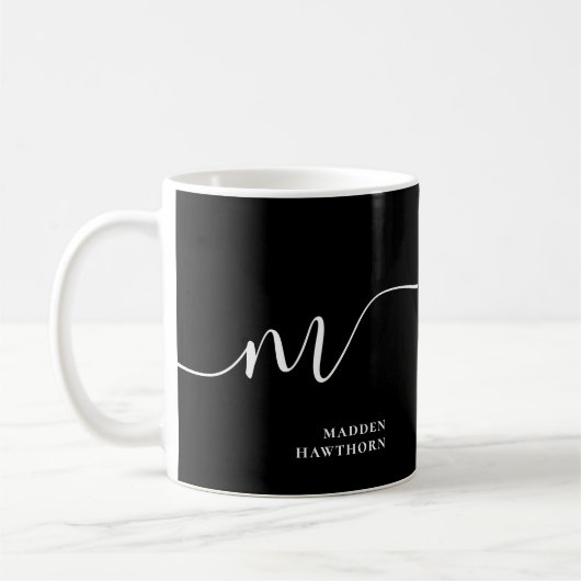Mug Moderne Monogramme Script Calligraphie noir blanc (Gauche)