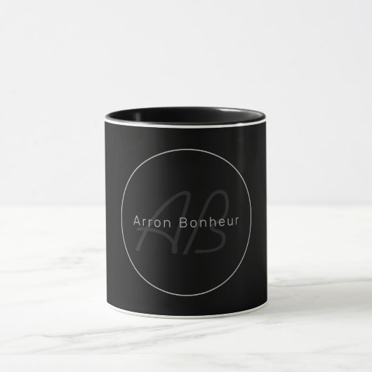Mug Moderne Noir & Gris | Nom et Monogramme Cool (Centre)