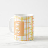 Mug Moderne Plaid Préparatoire Orange Jaune Monogramme (Devant gauche)
