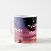 Mug Mom is Mystery, Magic, Sass & Soul – Inspirational (Devant gauche)