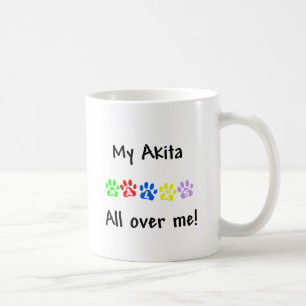 Mug Mon Akita marche partout sur moi
