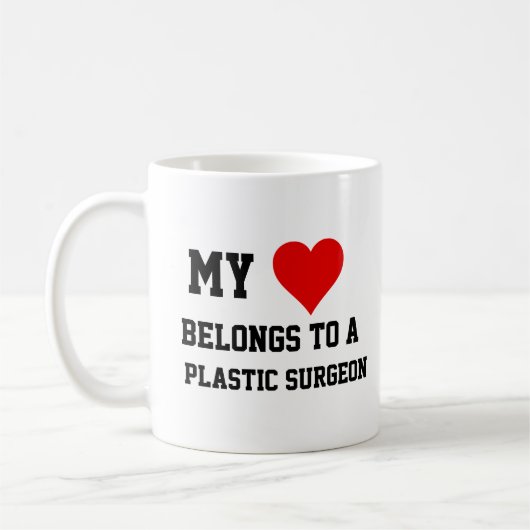 Mug Mon Appartient À Un Chirurgien Plastique (Gauche)