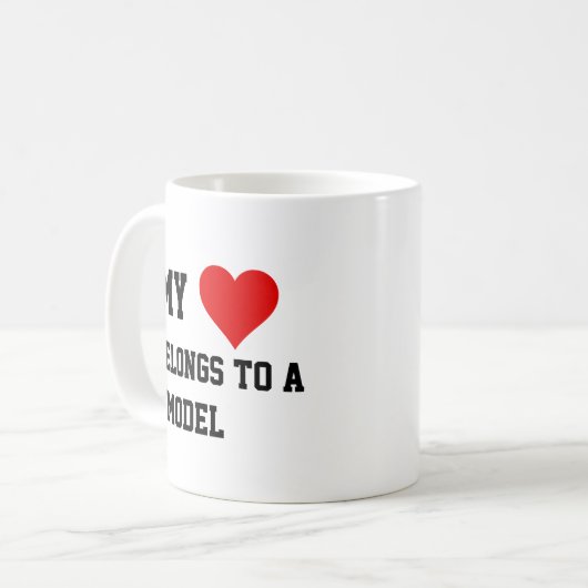 Mug Mon Appartient à un Modèle (Devant gauche)