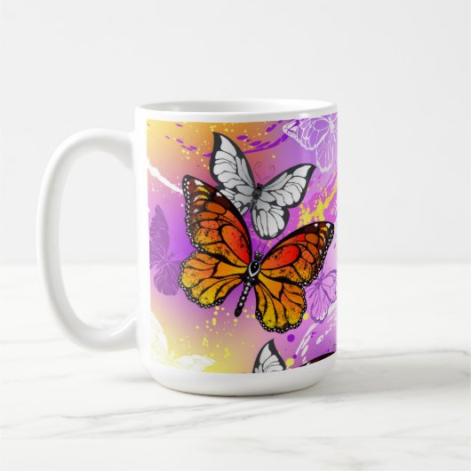 Mug Monarch Butterflies on Purple Background (Gauche)