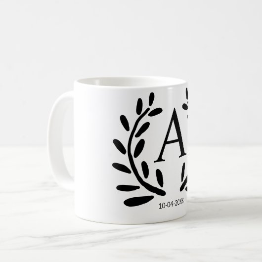 MUG MONOGRAM GROOMSMAN AJOUTER ANNÉE DATE NOM DONS (Devant gauche)