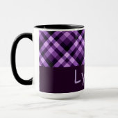 Mug Monogramme à plumes violettes de prune moderne 15  (Gauche)