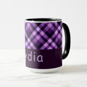 Mug Monogramme à plumes violettes de prune moderne 15  (Devant droit)