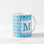 Mug Monogramme à points bleus et blancs modernes et am (Devant droit)