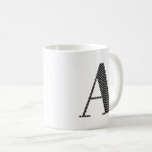 Mug Monogramme à points polka noirs et blancs (Devant droit)