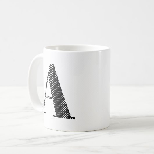 Mug Monogramme à points polka noirs et blancs (Devant gauche)