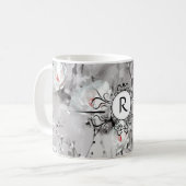 Mug monogramme blanc rose gris blanc motif floral (Devant gauche)
