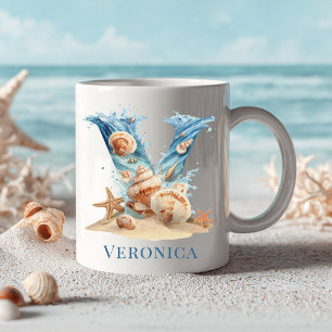 Mug Monogramme côtier personnalisé V Initial Beach