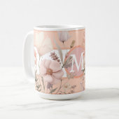Mug Monogramme de belles fleurs sauvages rose et pêche (Devant gauche)