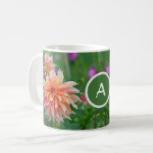 Mug Monogramme de café orange et rose Dahlia (Devant gauche)
