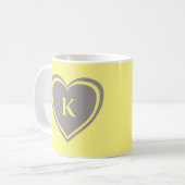 Mug Monogramme de coeur gris jaune simple moderne (Devant gauche)