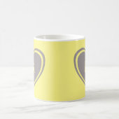 Mug Monogramme de coeur gris jaune simple moderne (Centre)