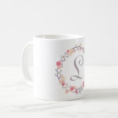 Mug Monogramme de couronne florale (Devant gauche)