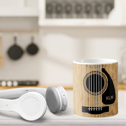 Mug Monogramme de guitare acoustique en bois vieilli