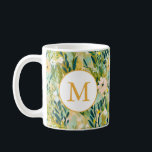 Mug Monogramme de motif aquarelle de fleurs vertes col<br><div class="desc">Illuminez votre matinée avec cette tasse personnalisée à monogramme floral, représentant un champ de fleurs sauvages jaunes et vertes peintes à la main autour d'une initiale audacieuse. Parfait pour le café, le thé ou un porte-stylo de bureau, il ajoute une touche joyeuse à tout espace à la maison ou au...</div>