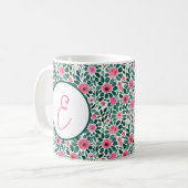 Mug monogramme de motif floral rose et vert (Devant gauche)