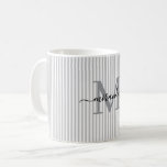 Mug Monogramme de nom de rayure grise moderne<br><div class="desc">Commencez votre matinée avec style avec cette tasse à café grise rayée personnalisée, conçue pour apporter un charme intemporel à chaque gorgée. Avec un fond rayé gris clair et blanc, cette tasse élégante est personnalisée avec votre initiale de monogramme et votre nom complet dans une police de caractères cursive gracieuse,...</div>