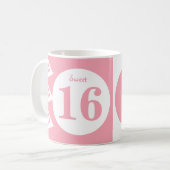 Mug Monogramme de nom Sweet 16 rose et blanc (Devant gauche)
